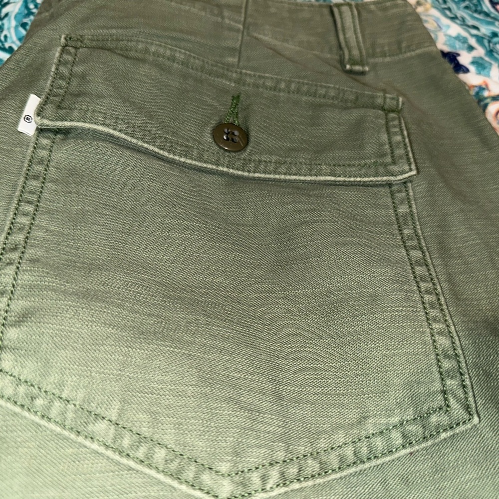 Levi’s olive pants - Picture 3 of 5